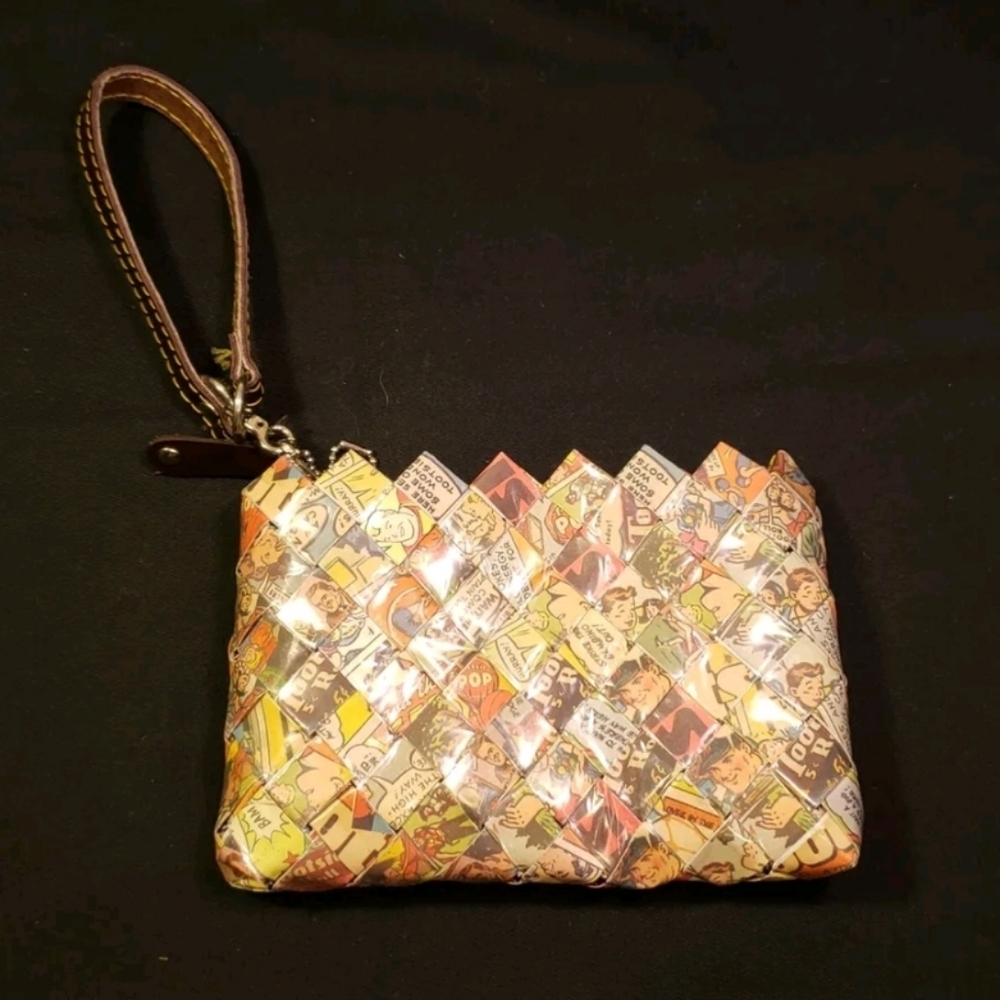 ♥️ NWOT Nahui Ollin For Tootsie Roll / Pop Owl Wrapper Clutch Purse Wristlet ♥️